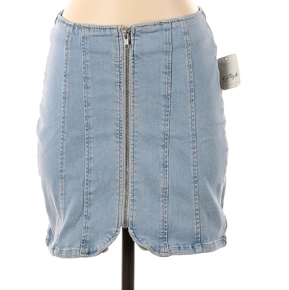 NWT Free People Layla Denim Mini Skirt in Starwash 🩵 Size 2 - Picture 6 of 6